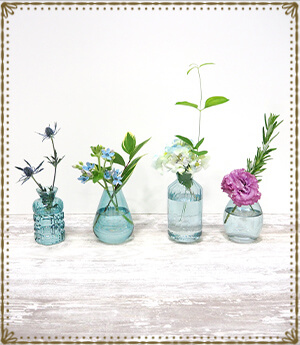 意外とある！この時期の青いお花。グリーンを添えて見た目涼やかに飾ってみましょう